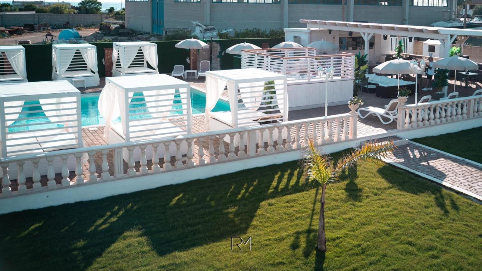 La Palazzina Bed & Breakfast Порто-Чезарео Экстерьер фото