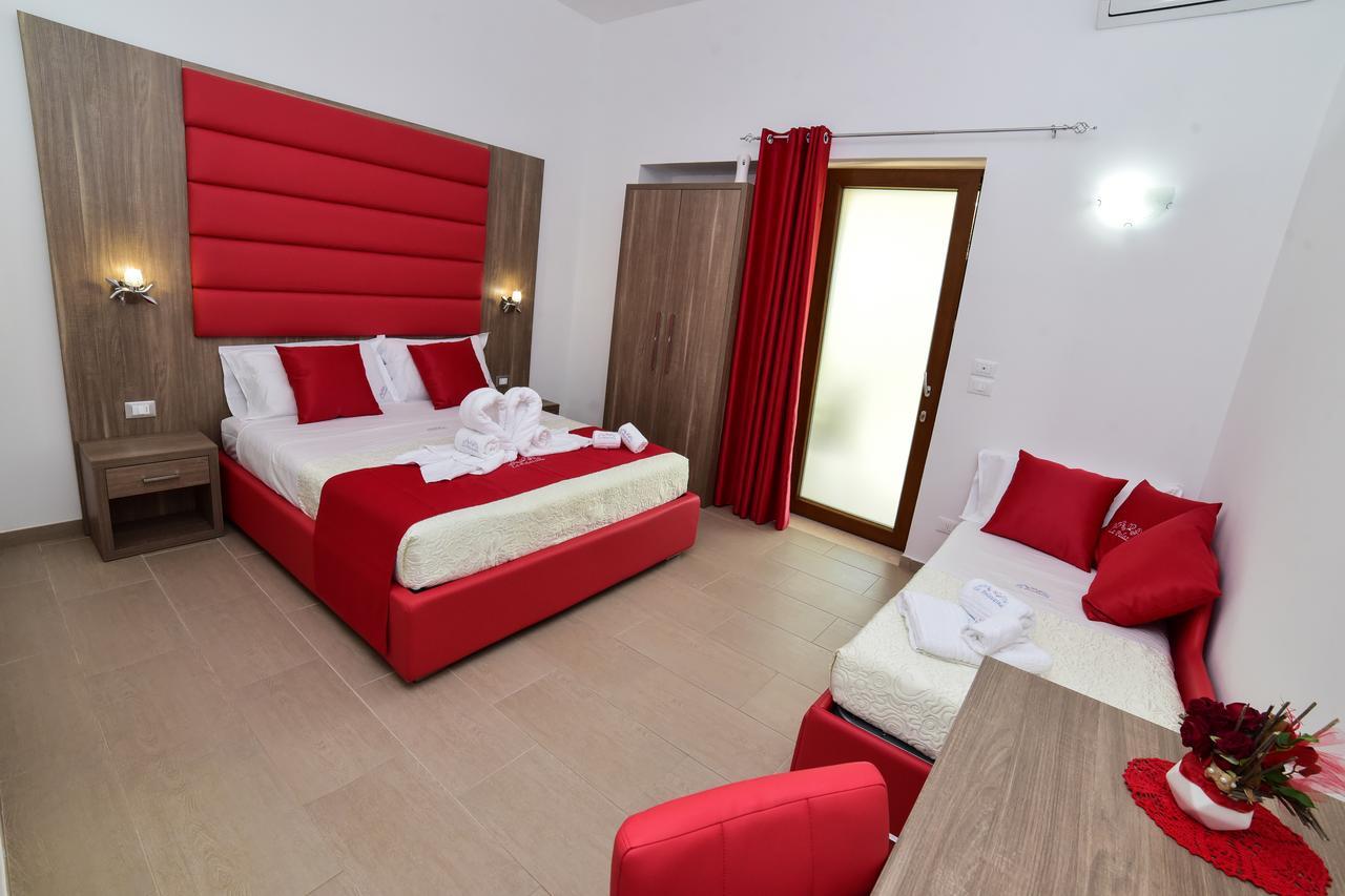 La Palazzina Bed & Breakfast Порто-Чезарео Экстерьер фото