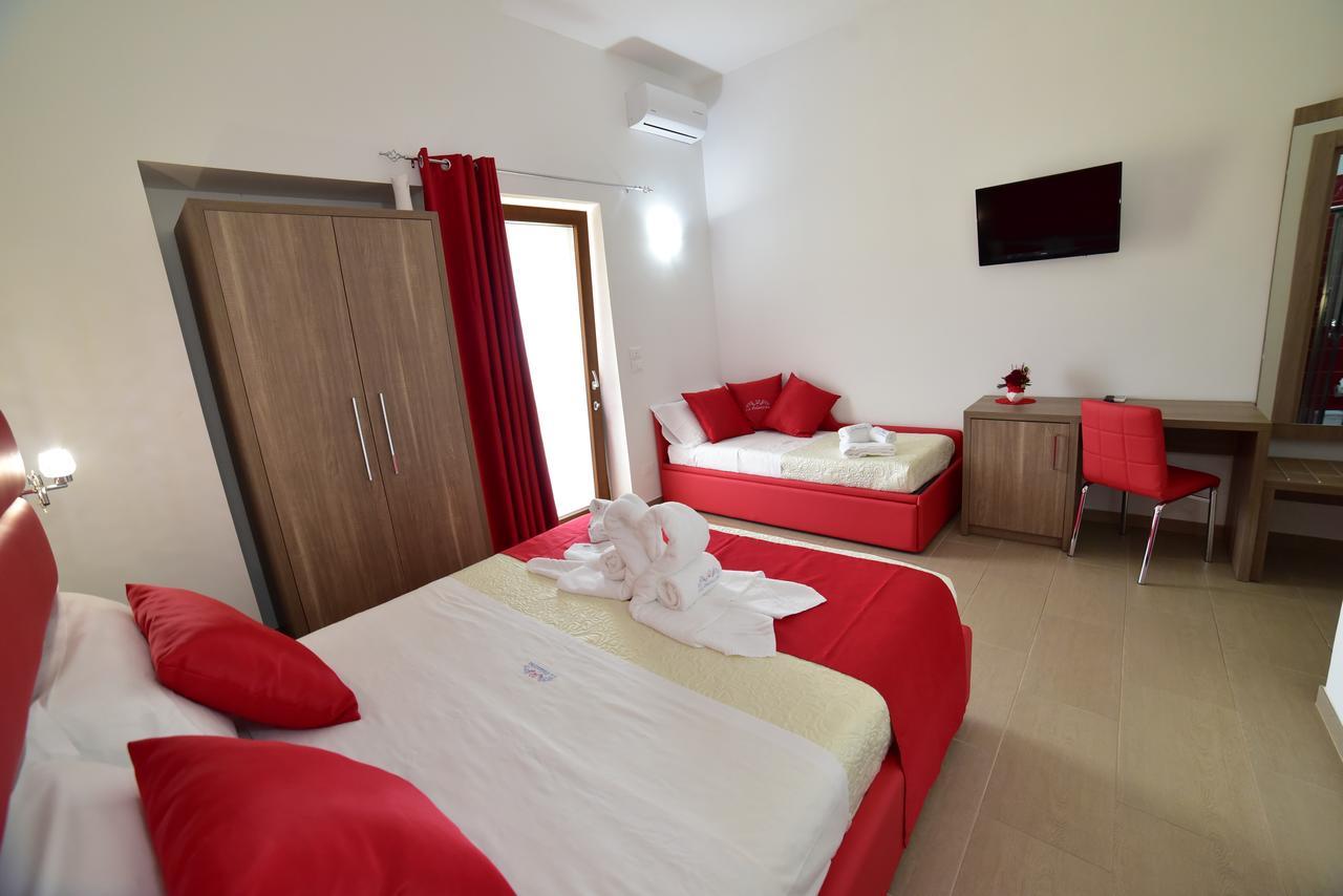 La Palazzina Bed & Breakfast Порто-Чезарео Экстерьер фото